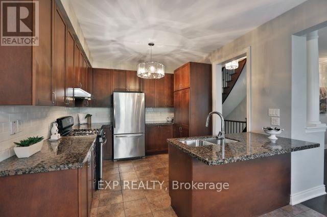 2209 Blackbird Court, Oakville, Ontario  L6M 5E6 - Photo 5 - W13601000