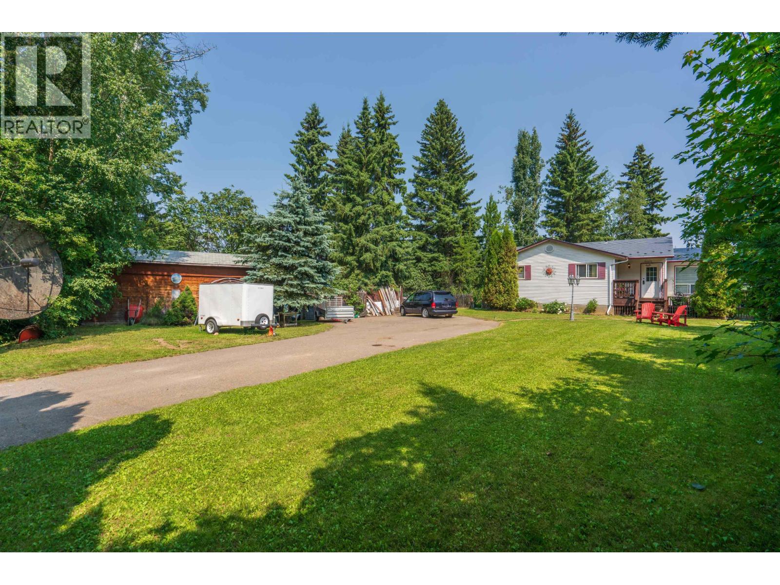 11330 Lakeside Drive, Prince George, British Columbia  V2K 5M6 - Photo 3 - R3149664