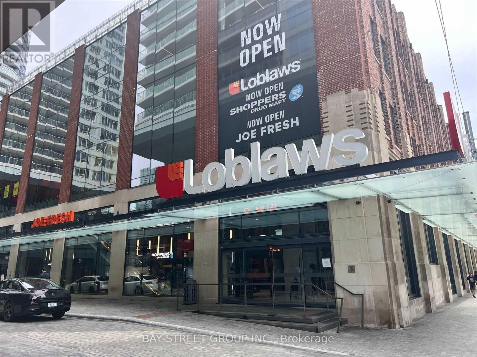 903 - 17 BATHURST STREET, Toronto, Ontario