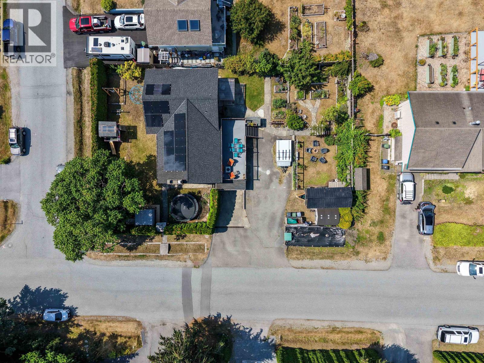 40256 Ayr Drive, Squamish, British Columbia  V0N 1T0 - Photo 3 - R3149878
