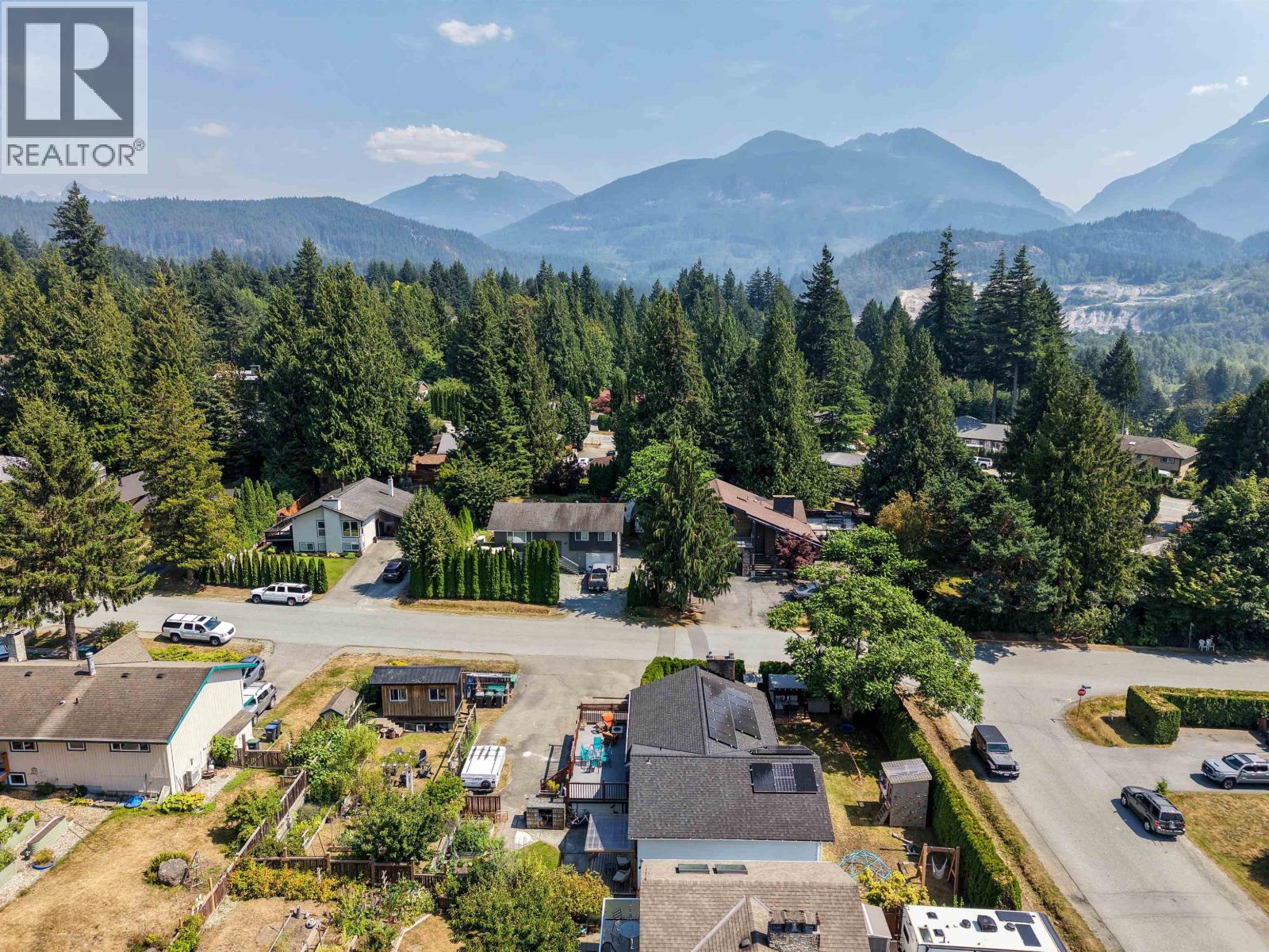 40256 Ayr Drive, Squamish, British Columbia  V0N 1T0 - Photo 4 - R3149878