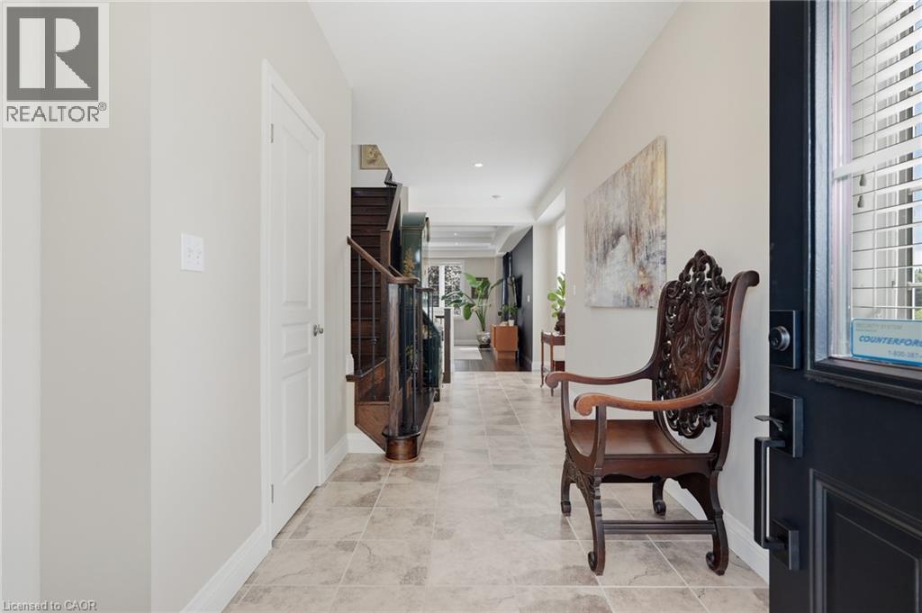 4 Bousfield Court, Waterdown, Ontario  L8B 0T3 - Photo 4 - 40850435
