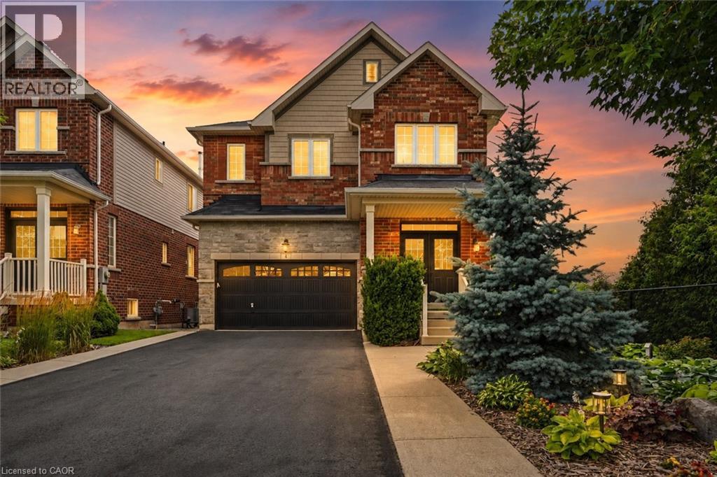 4 BOUSFIELD Court, Waterdown, Ontario