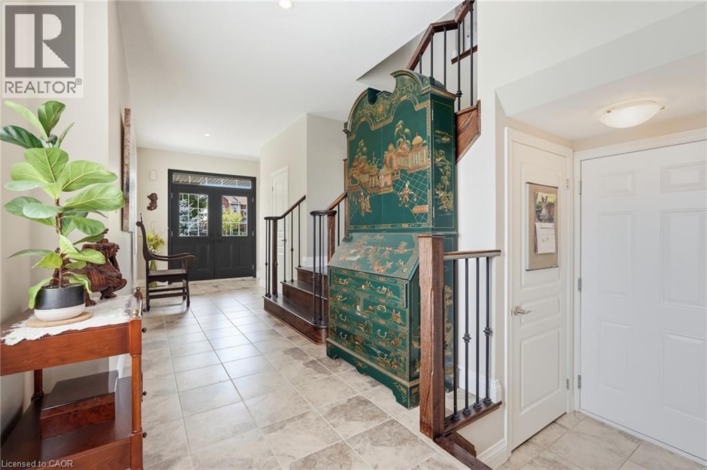 4 Bousfield Court, Waterdown, Ontario  L8B 0T3 - Photo 7 - 40850435