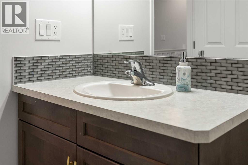 192 Carrington Crescent Nw, Calgary, Alberta  T3P 1R1 - Photo 28 - A2329625