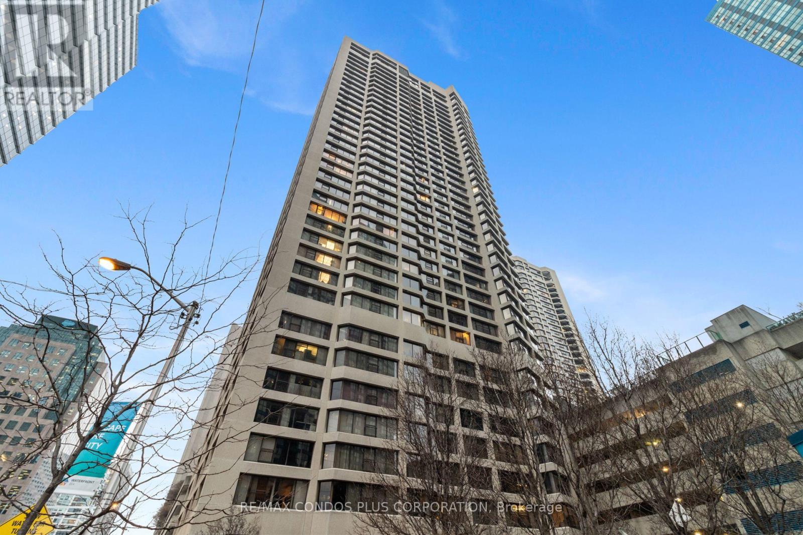 3517 - 55 HARBOUR SQUARE, Toronto, Ontario