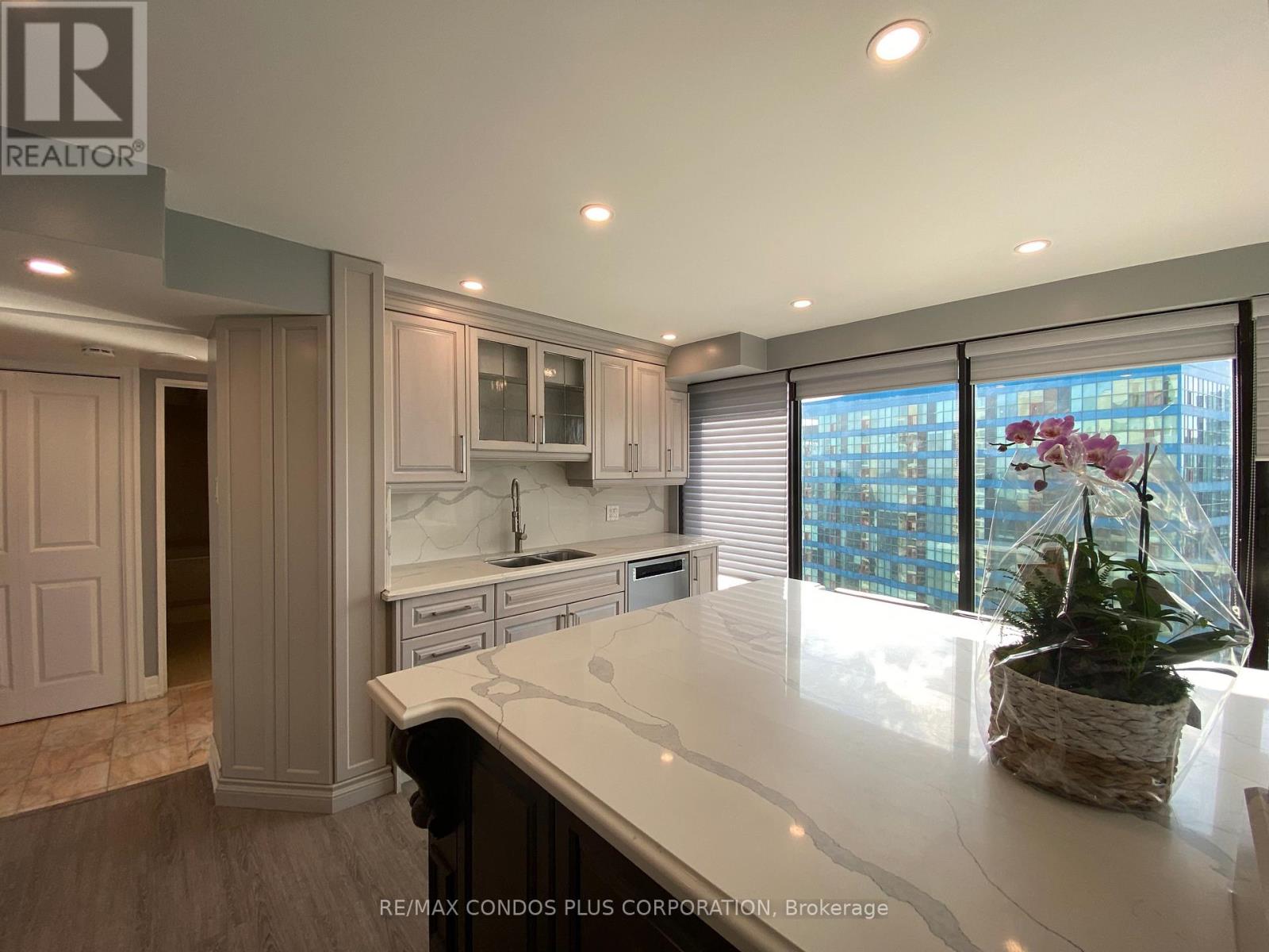 3517 - 55 Harbour Square, Toronto, Ontario M5J 2L1 - Photo 11 - C13604970