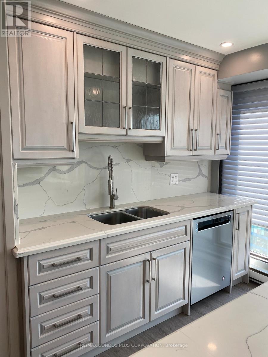 3517 - 55 Harbour Square, Toronto, Ontario M5J 2L1 - Photo 17 - C13604970