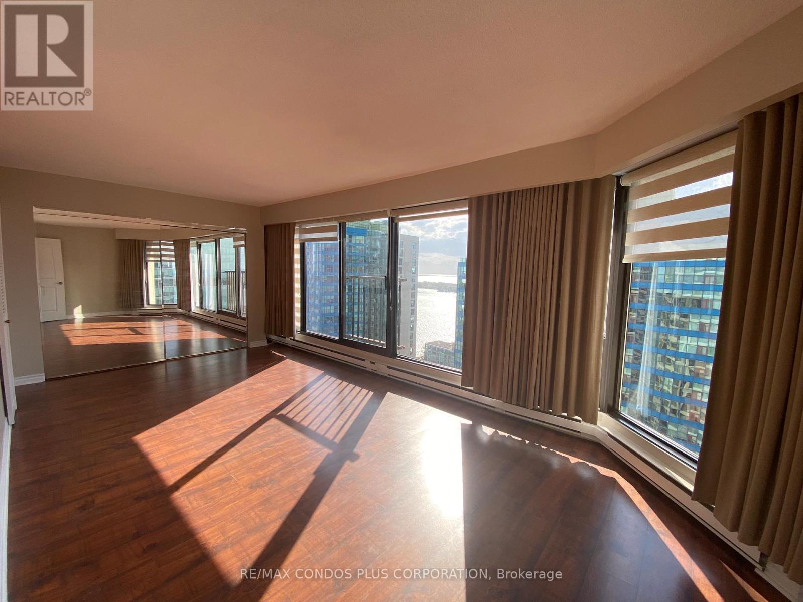 3517 - 55 Harbour Square, Toronto, Ontario M5J 2L1 - Photo 19 - C13604970
