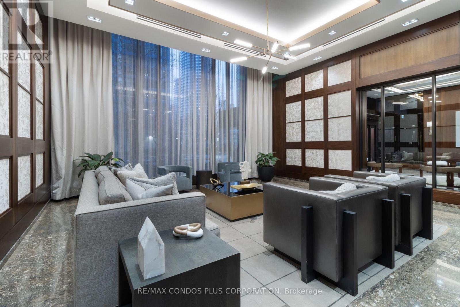 3517 - 55 Harbour Square, Toronto, Ontario M5J 2L1 - Photo 3 - C13604970