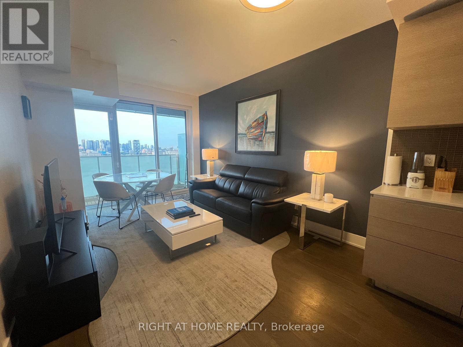 1604 - 200 Bloor Street W, Toronto, Ontario M5S 1T8 - Photo 2 - C13604972