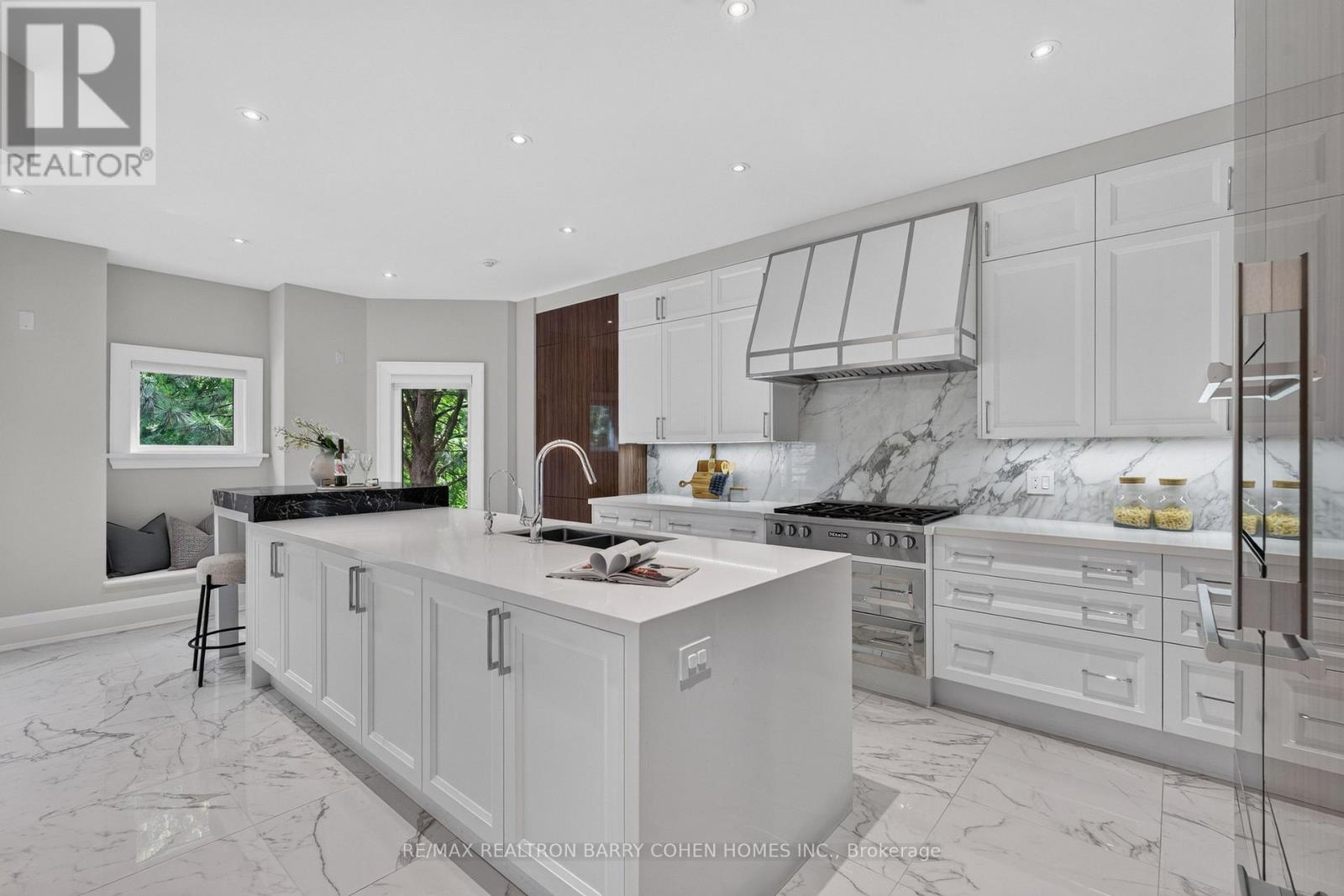 33 Munro Boulevard, Toronto, Ontario  M2P 1C1 - Photo 17 - C13605008
