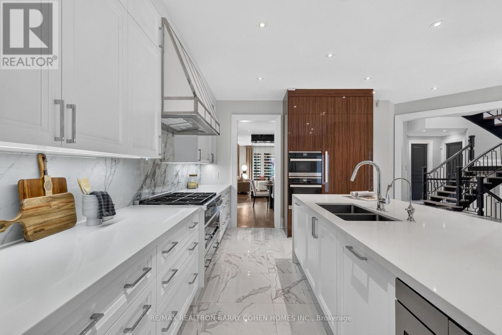 33 Munro Boulevard, Toronto, Ontario  M2P 1C1 - Photo 19 - C13605008
