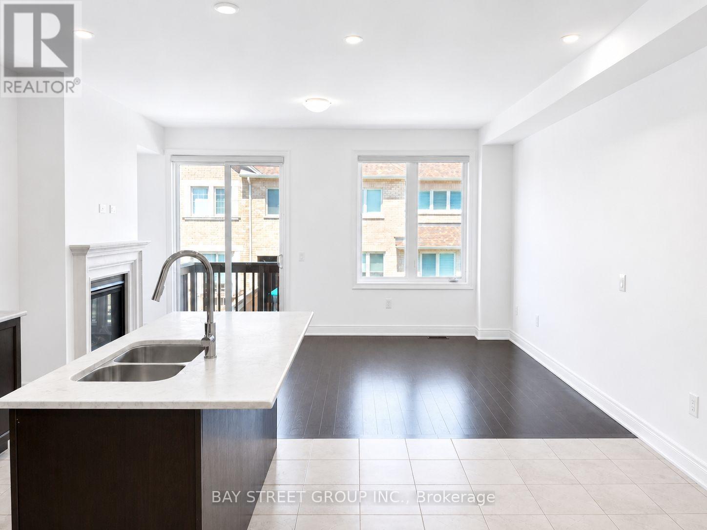 103 Drizzel Crescent, Richmond Hill, Ontario L4E 0G9 - Photo 6 - N13604994