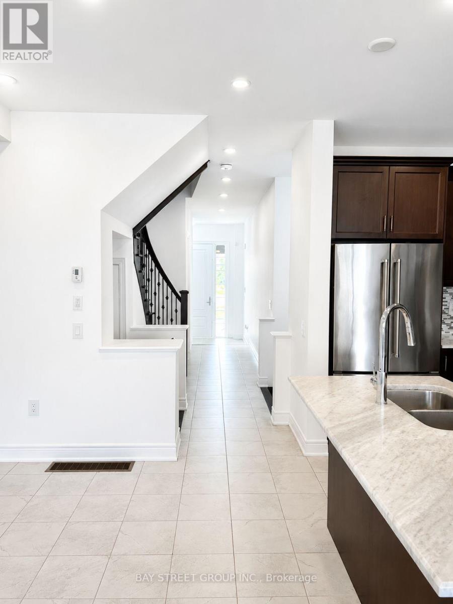 103 Drizzel Crescent, Richmond Hill, Ontario L4E 0G9 - Photo 8 - N13604994