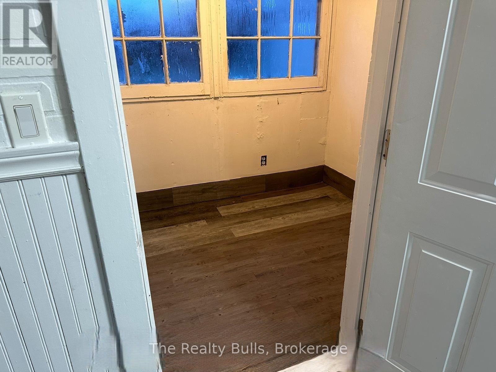 18 Forks Road E, Welland, Ontario  L3B 5K1 - Photo 11 - X13604998