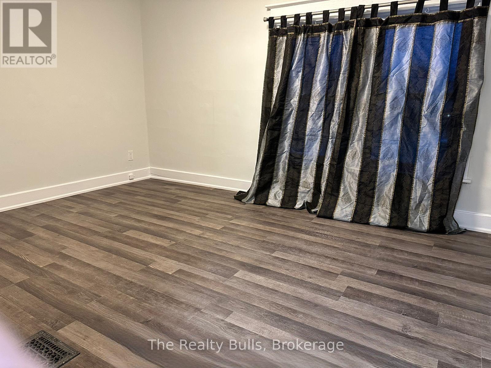 18 Forks Road E, Welland, Ontario  L3B 5K1 - Photo 12 - X13604998