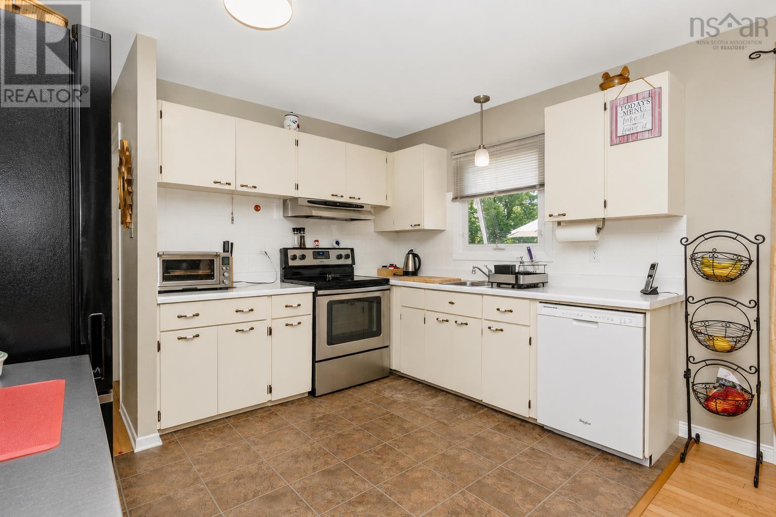 20 Sunrise Drive, Westmount, Nova Scotia B1R 1N7 - Photo 22 - 202617096