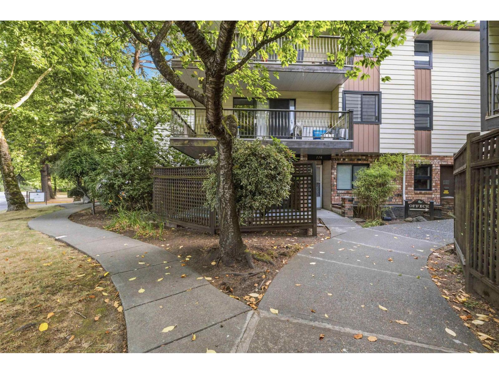 211 7426 138 STREET Surrey British Columbia Canada V3W8G4 2