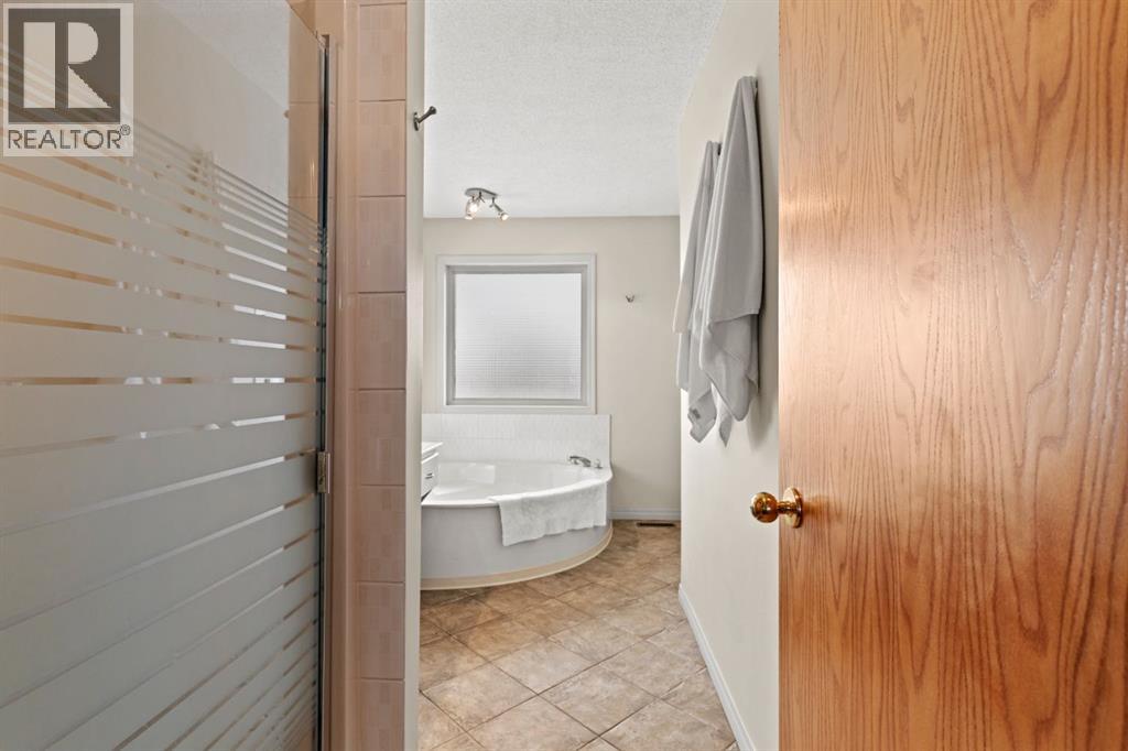 626 Hawkhill Place NW, Calgary, Alberta T3G 3M6 - Photo 26 - A2331868