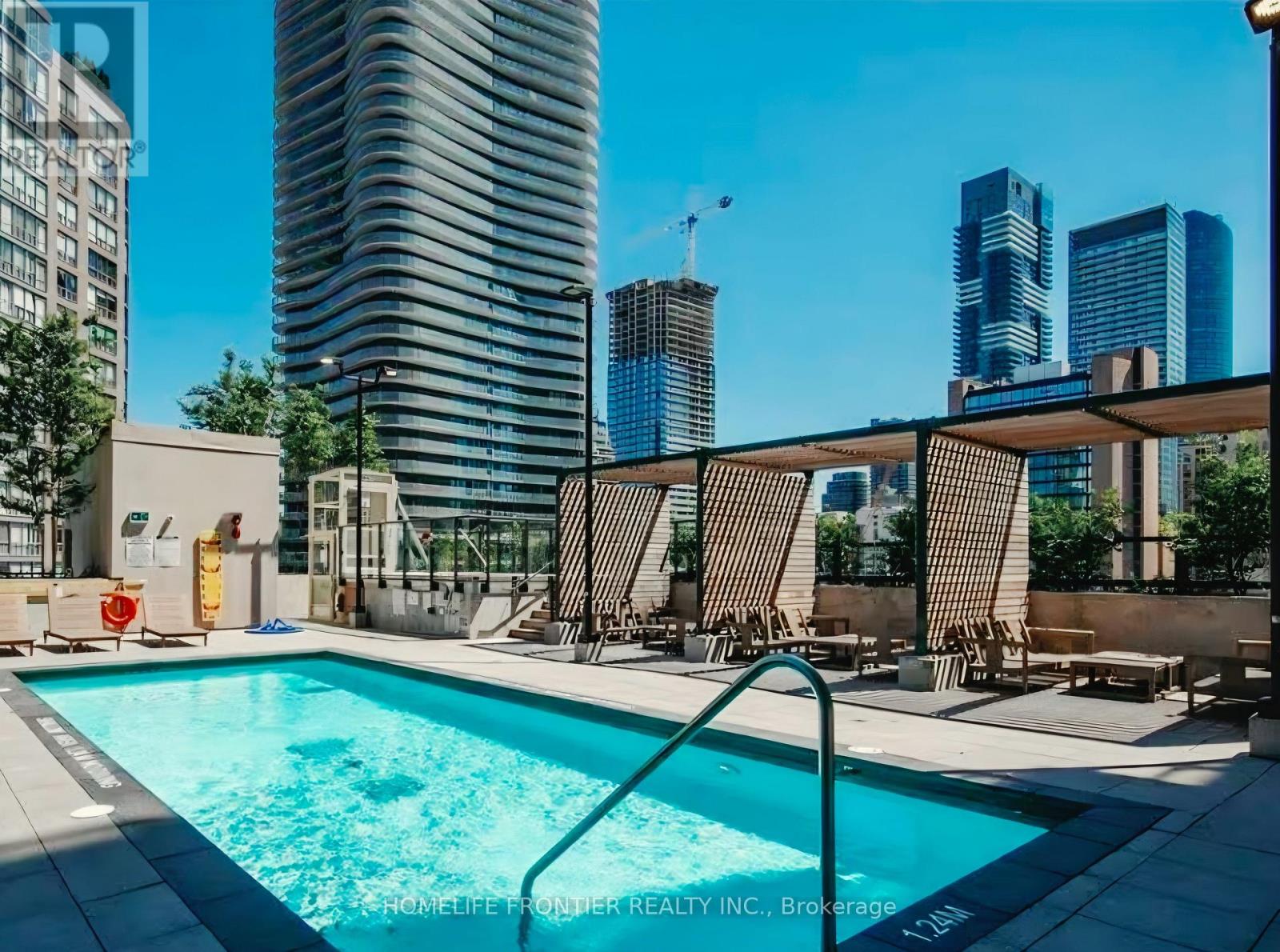 1701 - 955 Bay Street, Toronto, Ontario  M5S 2A2 - Photo 2 - C13604292