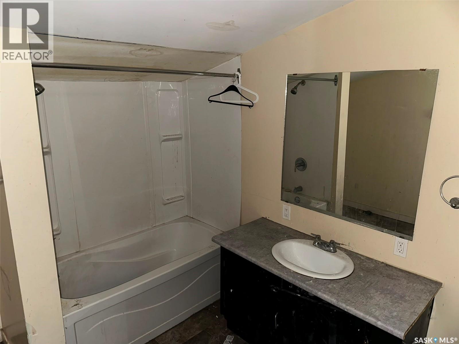 619 L Avenue S, Saskatoon, Saskatchewan  S7M 2H6 - Photo 4 - SK043671