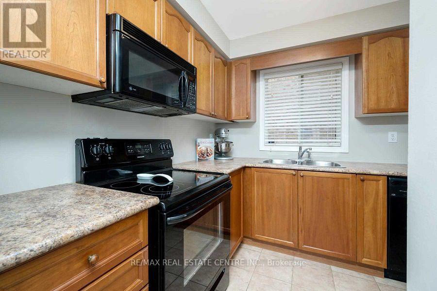 665 Thompson Road S, Milton, Ontario  L9T 5W8 - Photo 6 - W13605046
