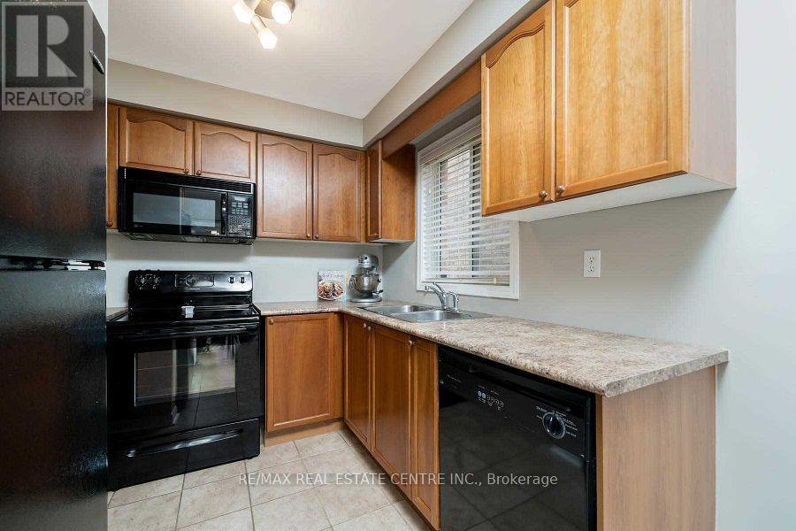 665 Thompson Road S, Milton, Ontario  L9T 5W8 - Photo 7 - W13605046