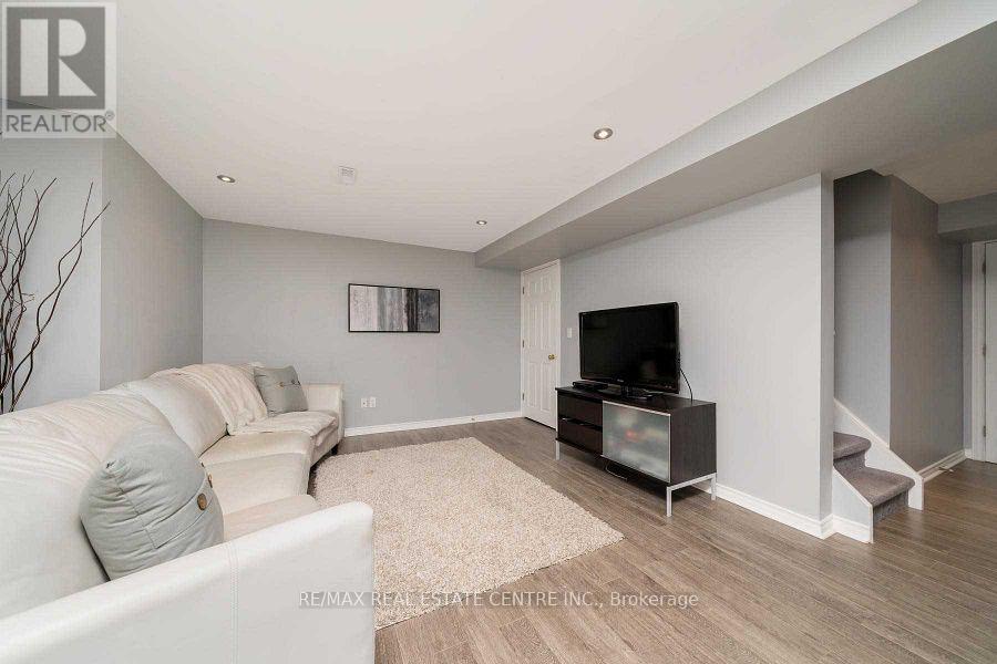 665 Thompson Road S, Milton, Ontario  L9T 5W8 - Photo 8 - W13605046