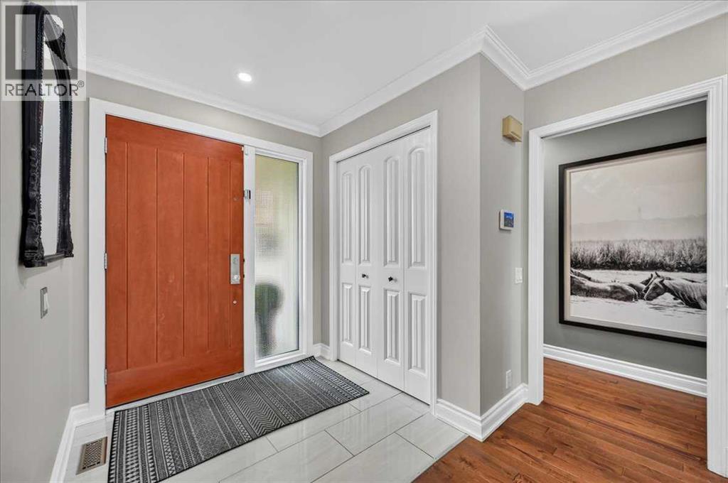 756 Strathcona Drive SW, Calgary, Alberta  T3H 1S1 - Photo 3 - A2327529