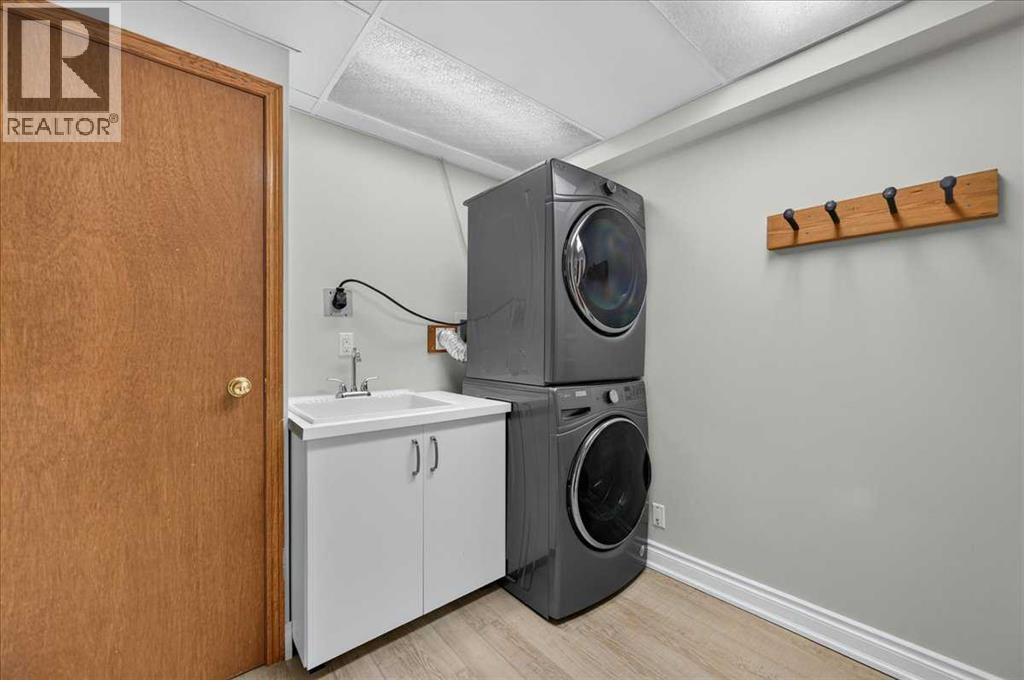 756 Strathcona Drive SW, Calgary, Alberta  T3H 1S1 - Photo 36 - A2327529