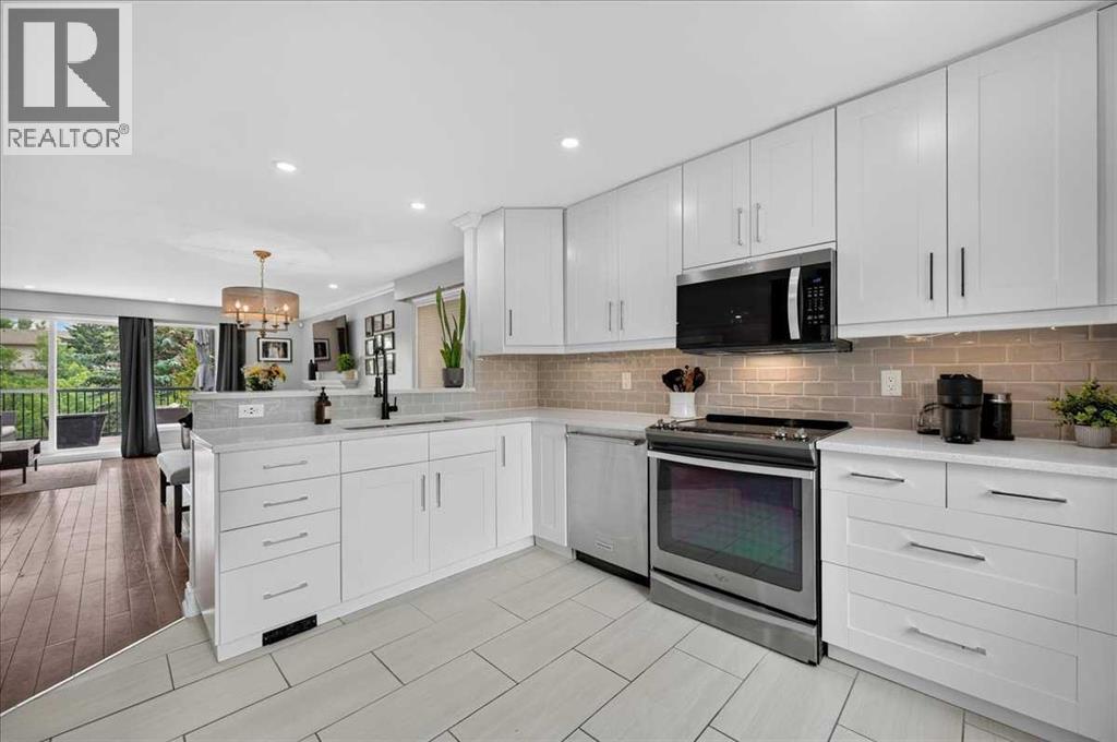 756 Strathcona Drive SW, Calgary, Alberta  T3H 1S1 - Photo 9 - A2327529