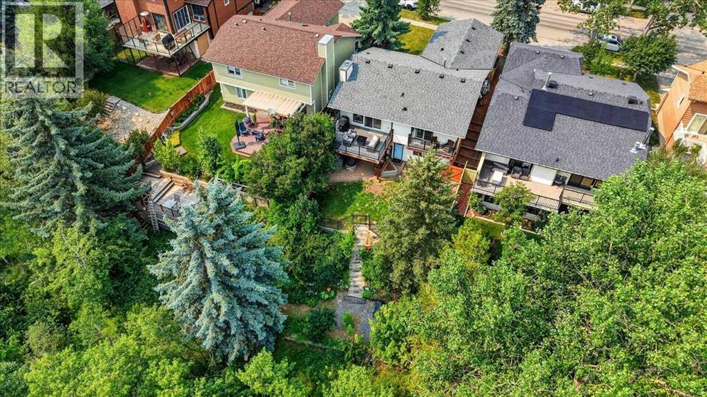 756 Strathcona Drive SW, Calgary, Alberta  T3H 1S1 - Photo 2 - A2327529