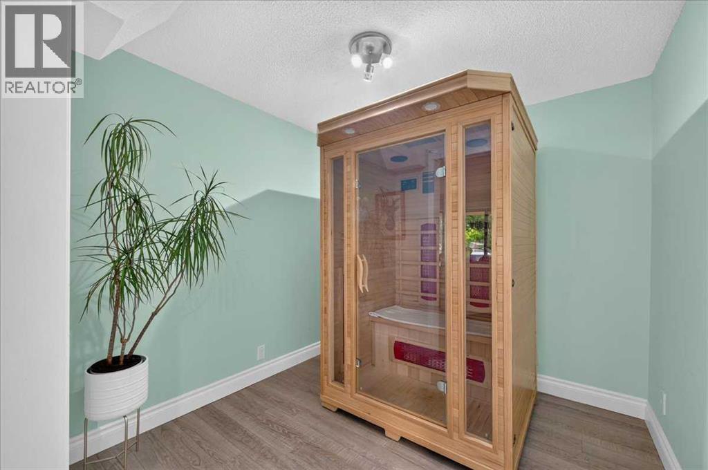 756 Strathcona Drive SW, Calgary, Alberta  T3H 1S1 - Photo 33 - A2327529