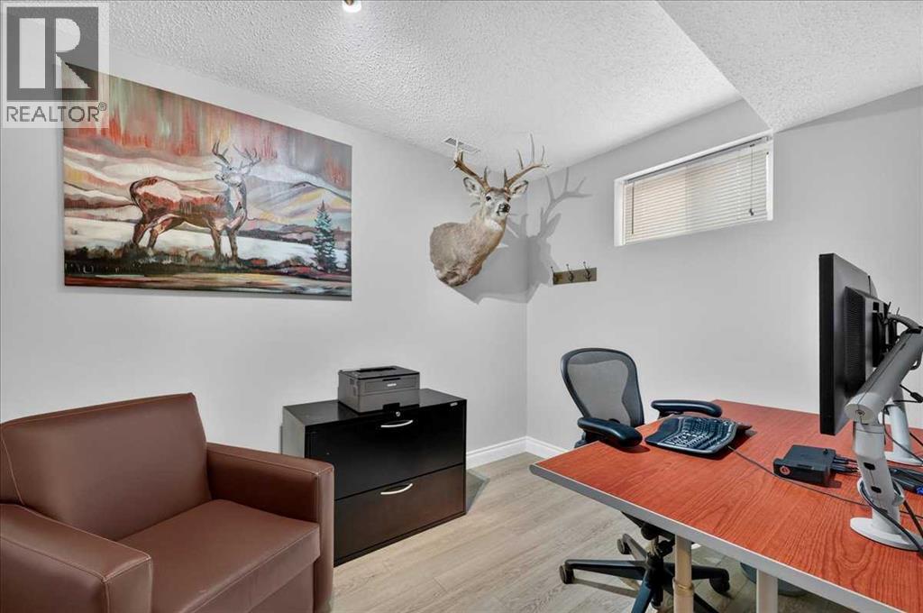 756 Strathcona Drive SW, Calgary, Alberta  T3H 1S1 - Photo 38 - A2327529