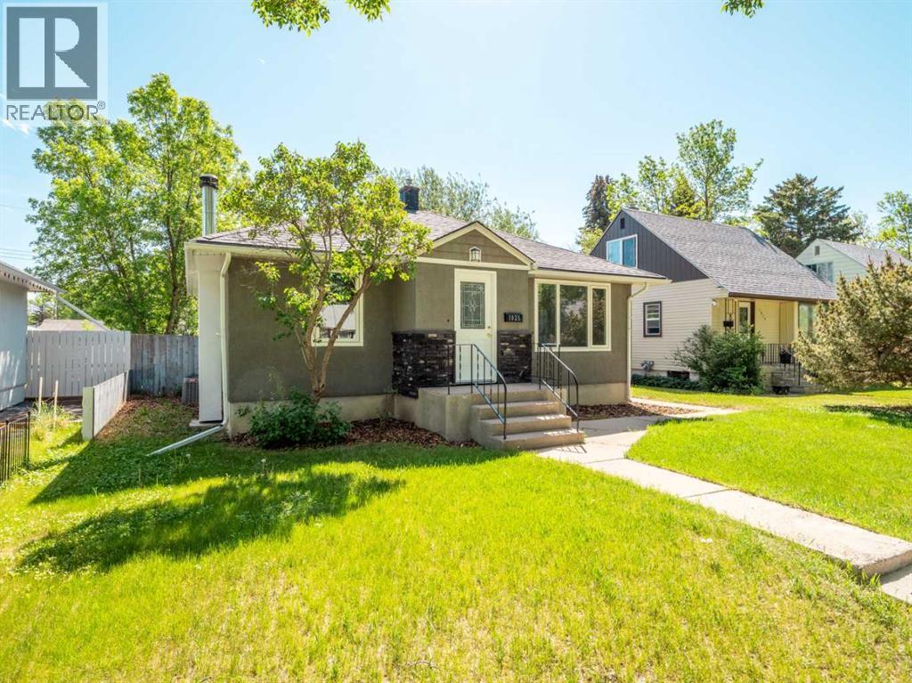 1025 12 Street S, Lethbridge, Alberta  T1K 1P9 - Photo 2 - A2316369