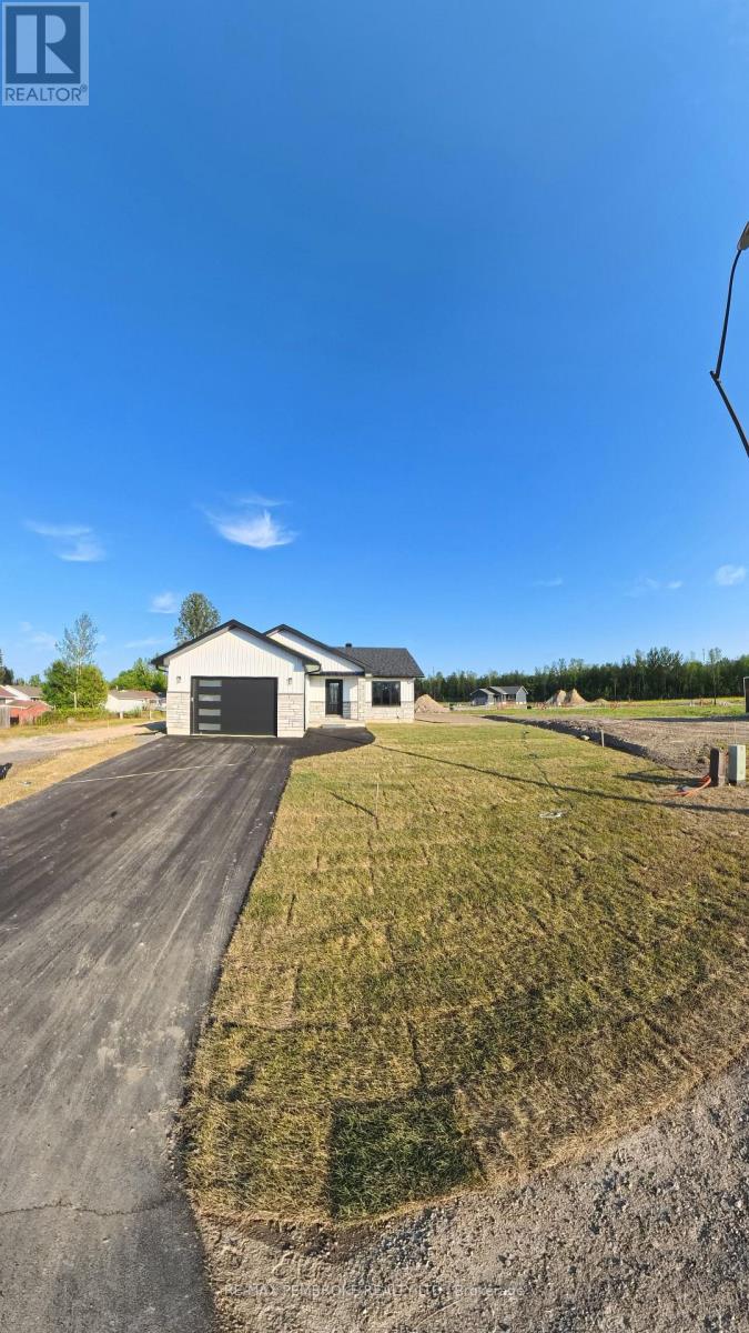 62 Eddy Crescent, Pembroke, Ontario  K8A 0M1 - Photo 39 - X12795924