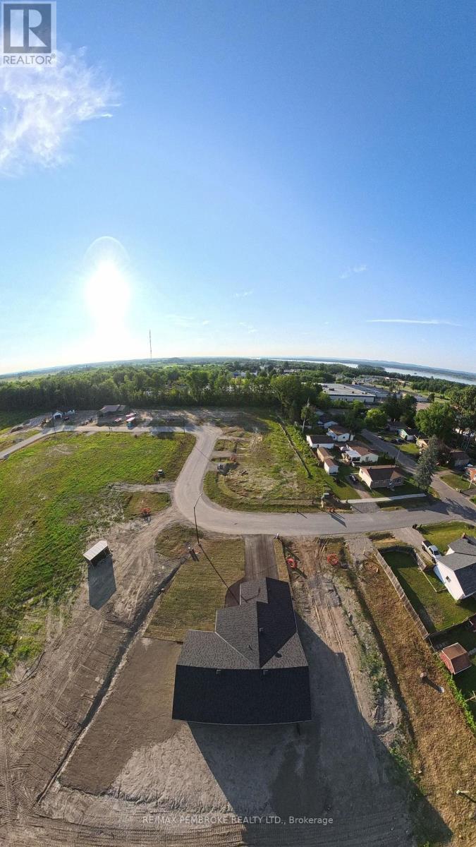62 Eddy Crescent, Pembroke, Ontario  K8A 0M1 - Photo 42 - X12795924
