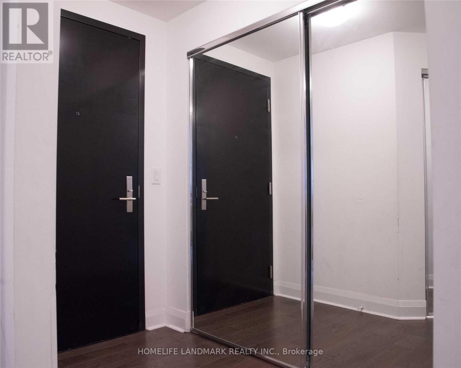2510 - 1080 Bay Street, Toronto, Ontario  M5S 0A5 - Photo 2 - C13605078