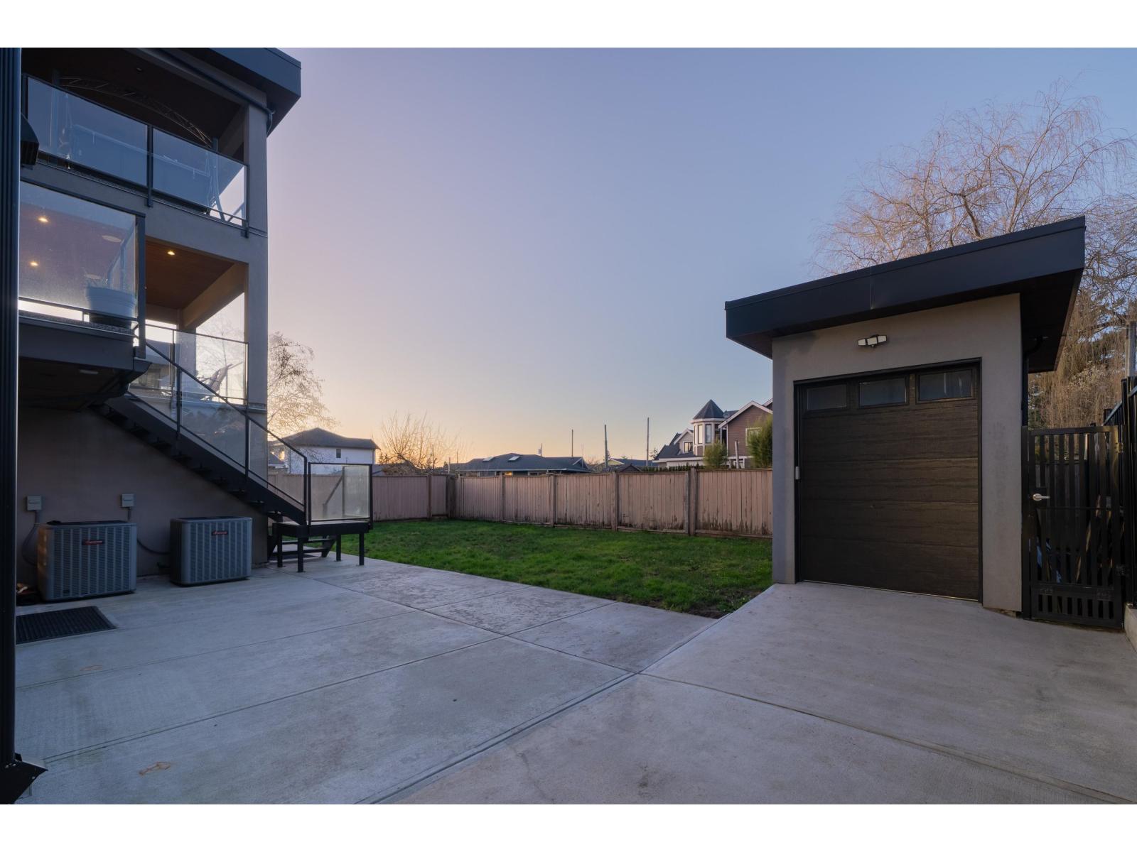 17985 56a Avenue, Surrey, British Columbia  V3S 5H4 - Photo 5 - R3149696