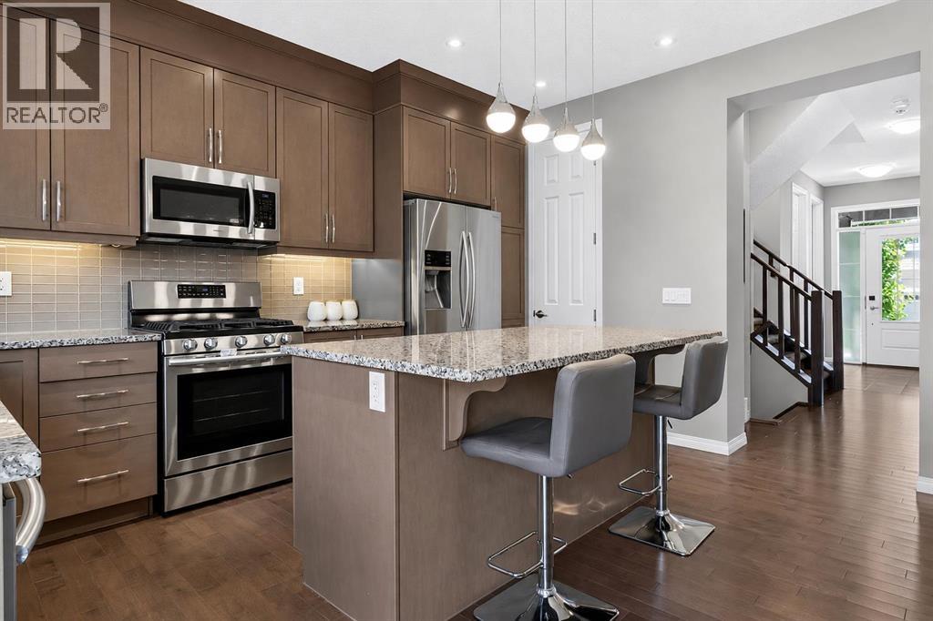 150 Osborne Rise SW, Airdrie, Alberta  T4B 4A3 - Photo 7 - A2331255