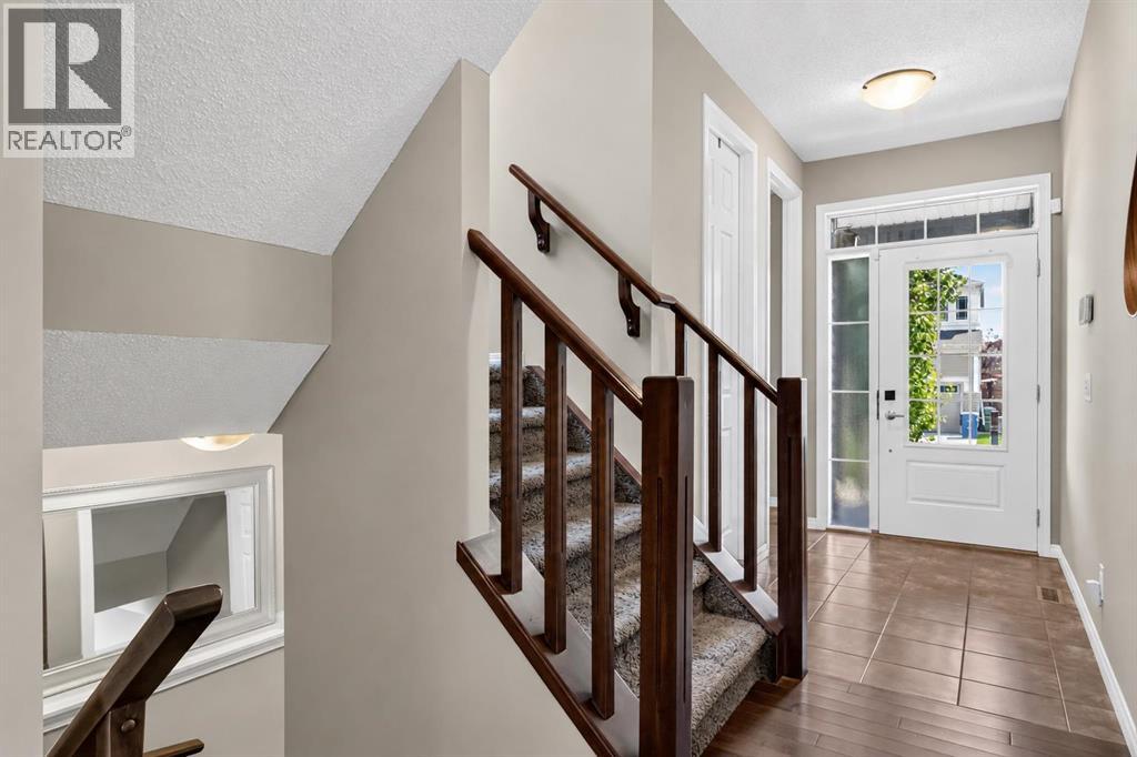 150 Osborne Rise SW, Airdrie, Alberta  T4B 4A3 - Photo 5 - A2331255