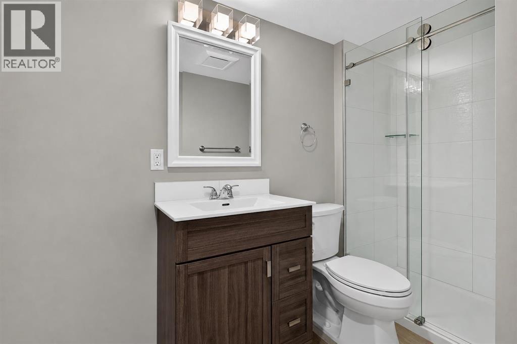 150 Osborne Rise SW, Airdrie, Alberta  T4B 4A3 - Photo 32 - A2331255