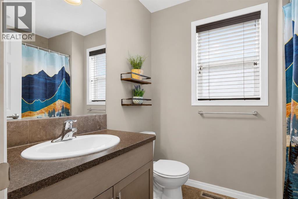 150 Osborne Rise SW, Airdrie, Alberta  T4B 4A3 - Photo 27 - A2331255