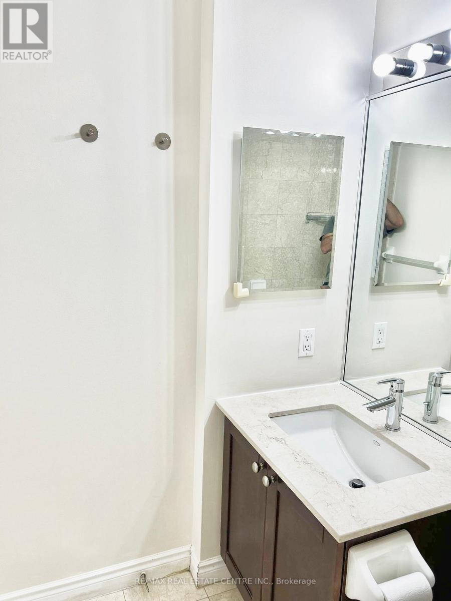 204 - 761 Bay Street, Toronto, Ontario  M5G 2R2 - Photo 12 - C13605108