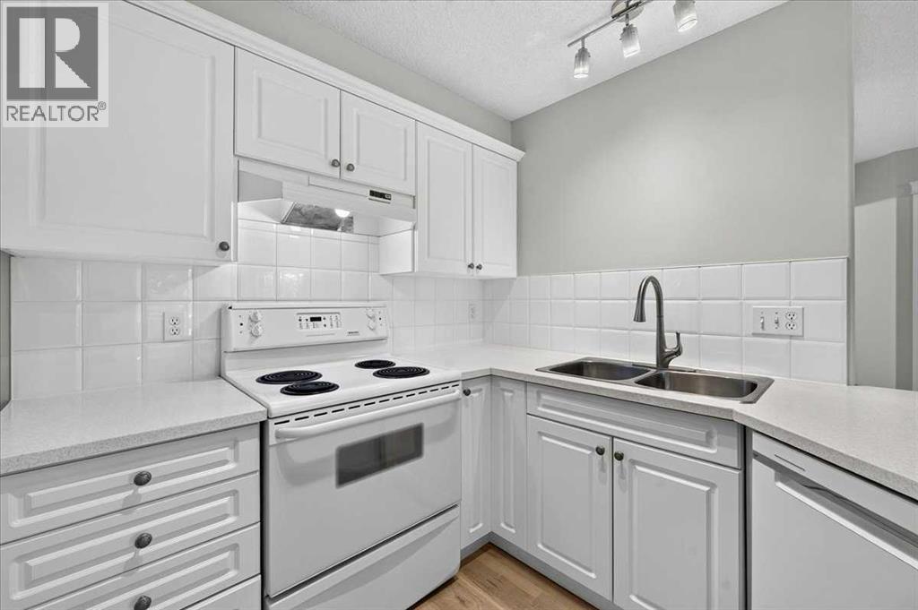 209, 26 Country Hills View NW, Calgary, Alberta T3K 5A4 - Photo 9 - A2327318
