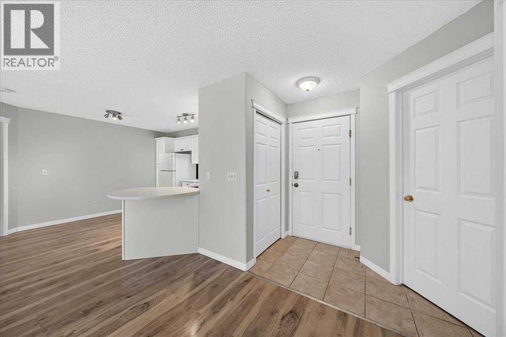 209, 26 Country Hills View NW, Calgary, Alberta T3K 5A4 - Photo 10 - A2327318