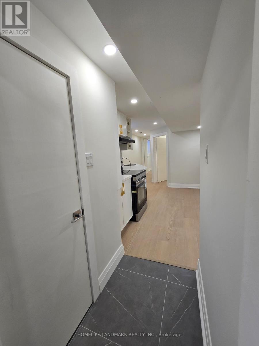 9 Alton Avenue, Toronto, Ontario  M4L 2M3 - Photo 3 - E13605152