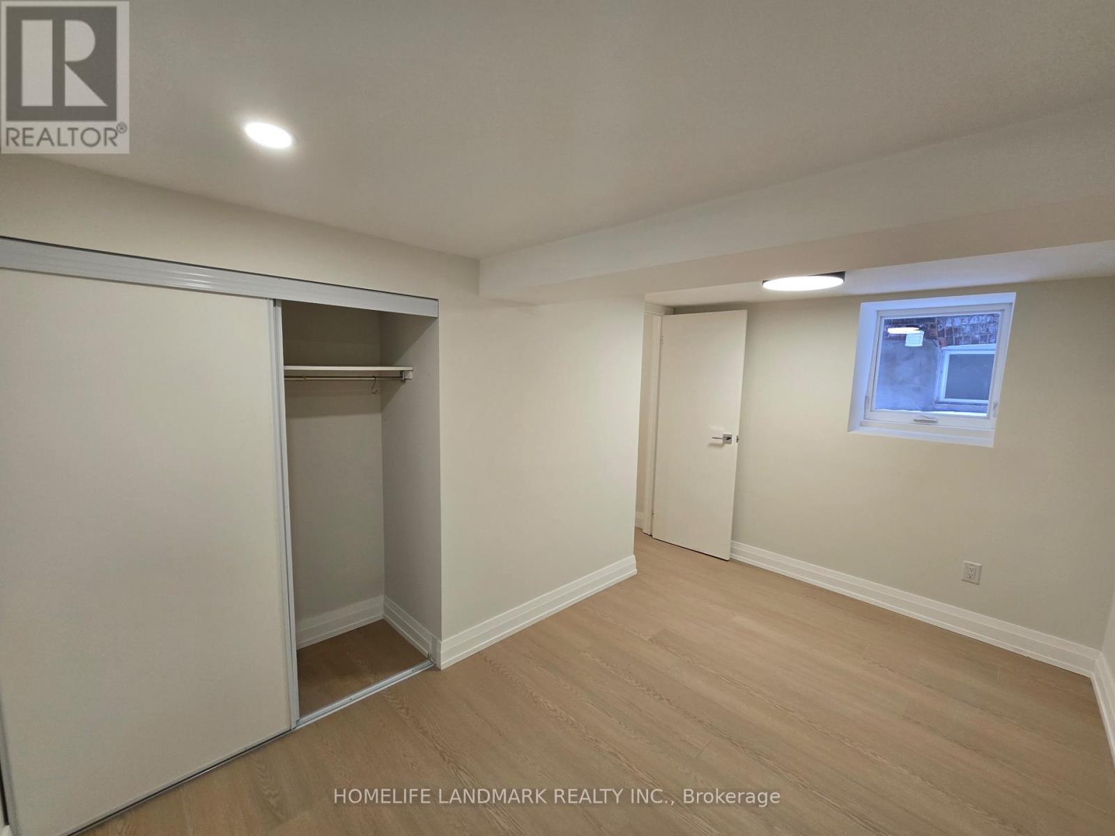 9 Alton Avenue, Toronto, Ontario  M4L 2M3 - Photo 7 - E13605152