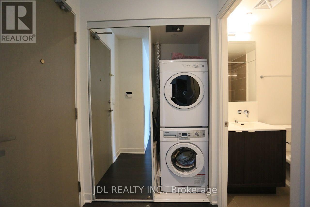 1705 - 88 Harbour Street, Toronto, Ontario  M5J 0C3 - Photo 12 - C13605164